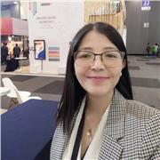 Abogada con amplia formación en diversas áreas del conocimiento interesada en compartir su pasión por la lectura